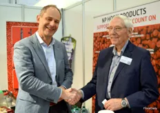 Hugo Vuurens can CJ Biomaterials en Piet de Groot van NAP Plastics.